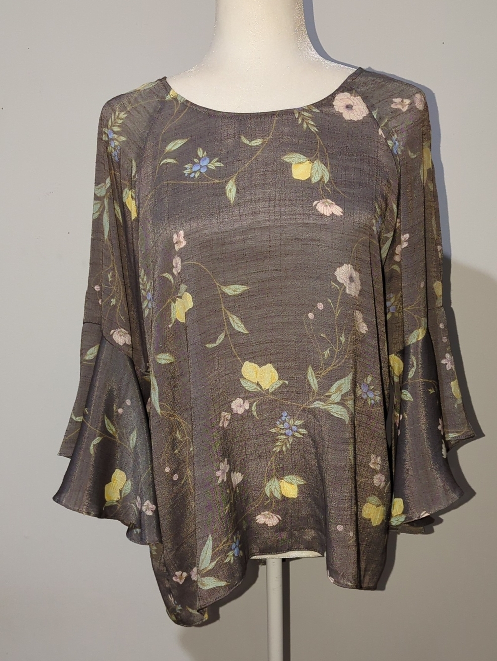 LC Lauren Conrad Gray Floral Bell-Sleeve Blouse with Yellow & Blue Accents